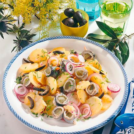 Kartoffelsalat mit Bismarck-Röllchen Rezept