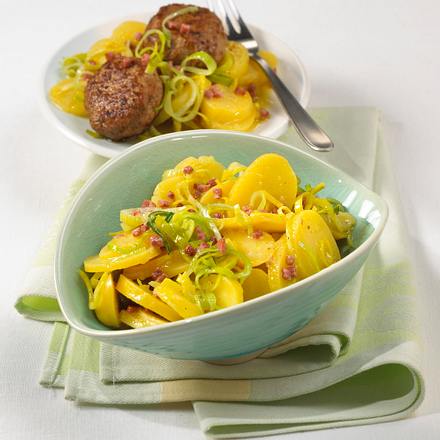 Kartoffelsalat mit Frikadellen Rezept