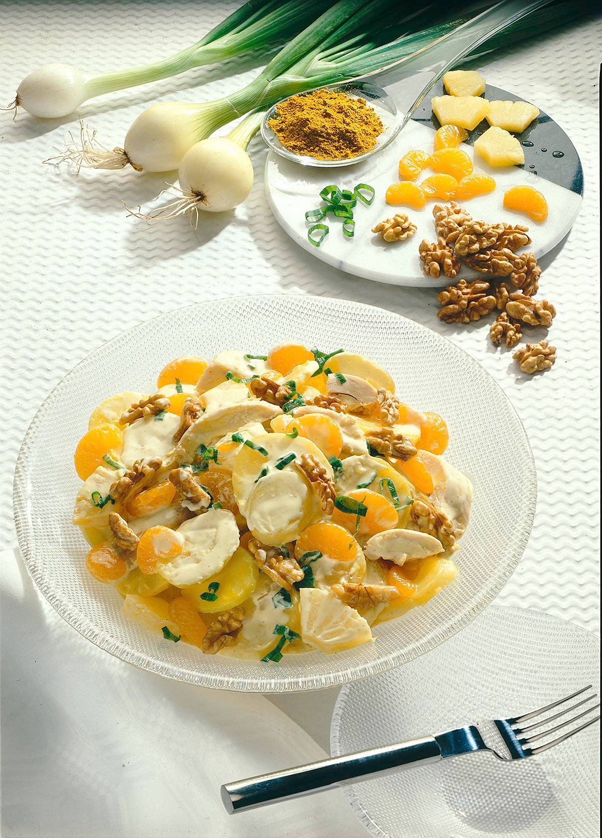 Kartoffelsalat mit Früchten, Huhn und Currysoße Rezept