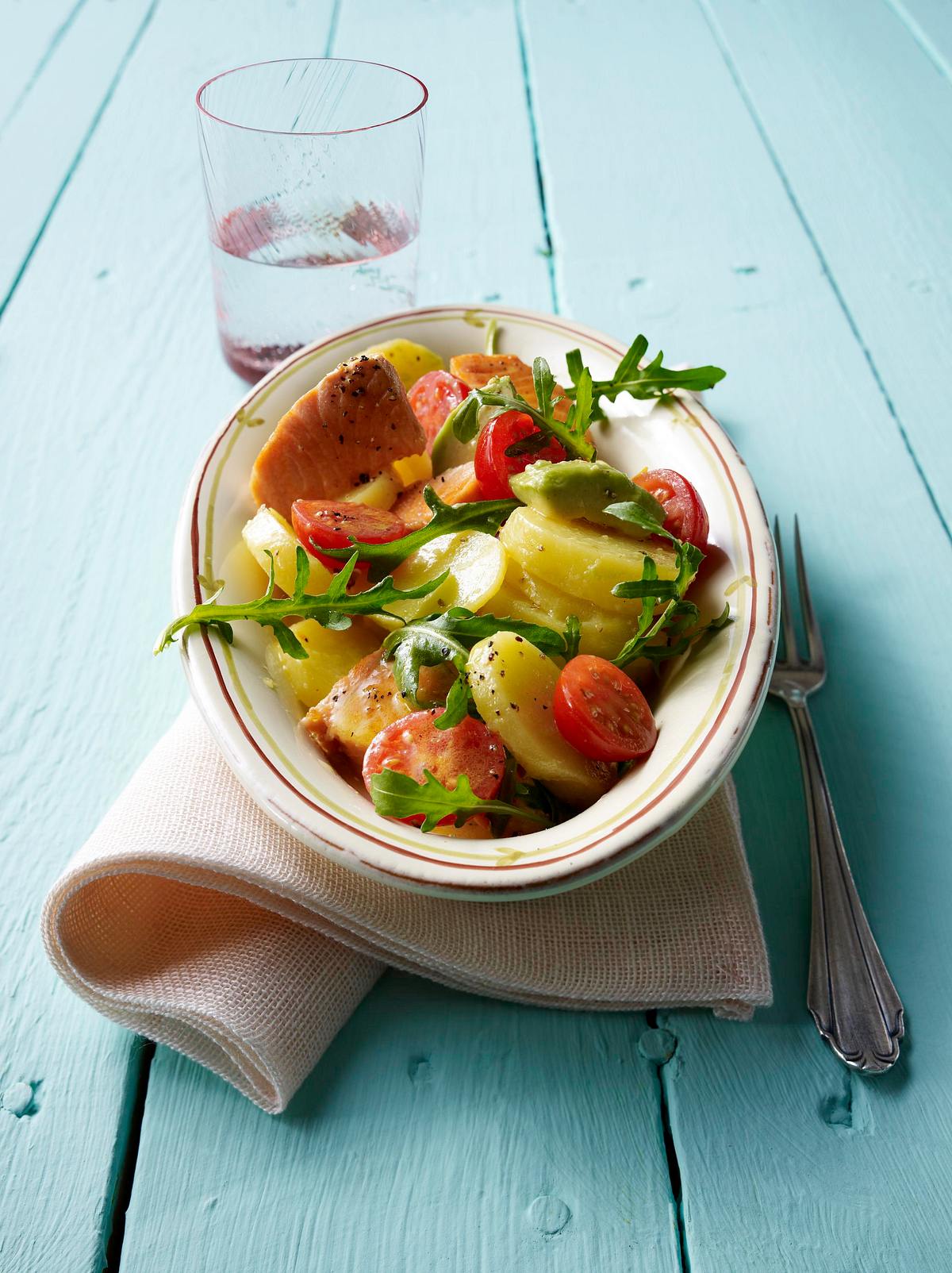 Kartoffelsalat mit gebratenem Lachs Rezept