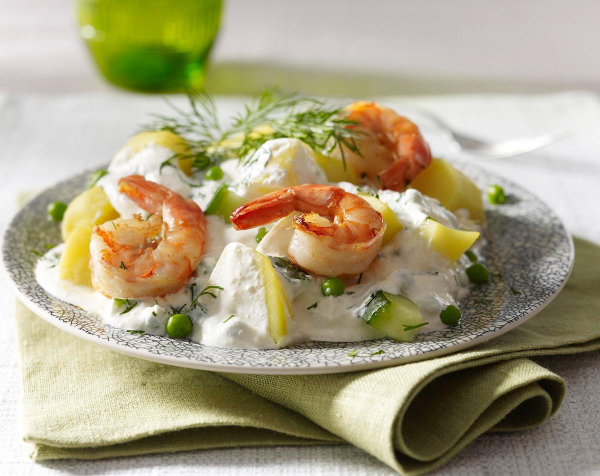 Kartoffelsalat mit gebratenen Garnelen Rezept