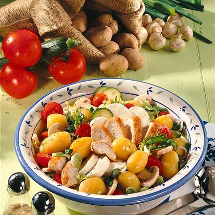 Kartoffelsalat mit Hähnchenbrust Rezept Kartoffelsalat mit Hähnchenbrust Rezept