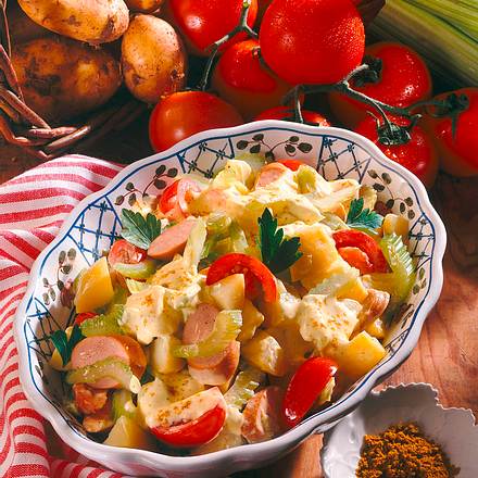 Kartoffelsalat mit Joghurt-Curry-Dressing Rezept Kartoffelsalat mit Joghurt-Curry-Dressing Rezept