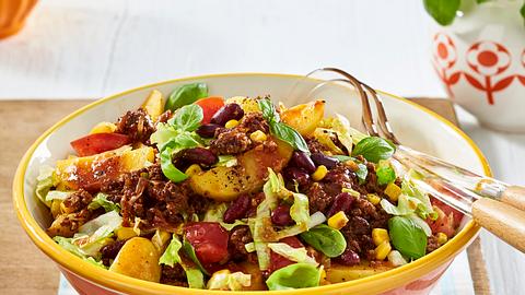 Kartoffelsalat mit Kidneybohnen und Hack Rezept - Foto: House of Food / Bauer Food Experts KG