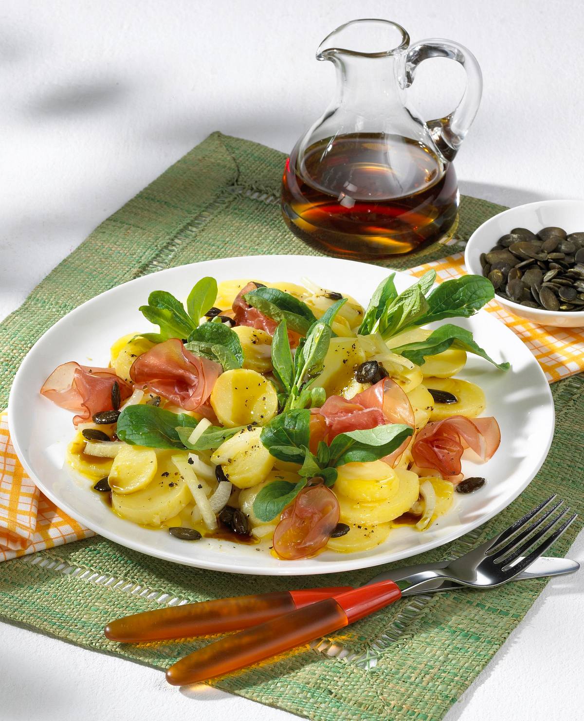 Kartoffelsalat mit Kürbiskernen (Diabetiker) Rezept | LECKER