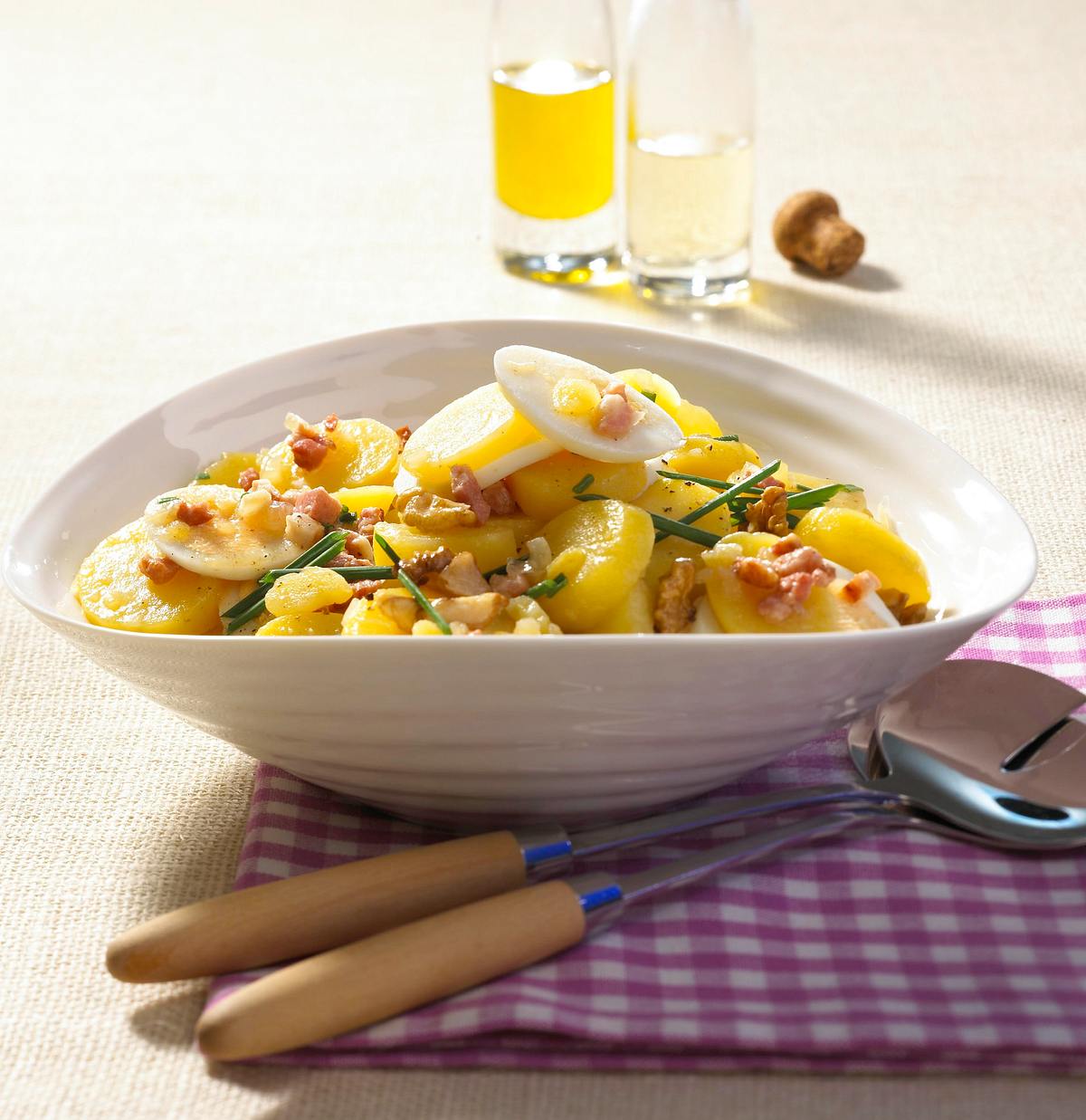 Kartoffelsalat mit lauwarmer Speck-Vinaigrette Rezept