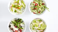 Kartoffelsalat mit Paprika, Zucchini, Schnittlauch und Pesto Rezept - Foto: LECKER @ Bauer Media Group