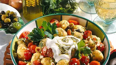 Kartoffelsalat mit Pesto-Vinaigrette Rezept - Foto: LECKER @ Bauer Media Group