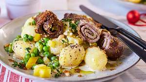 Kartoffelsalat mit Roastbeef-Involtini Rezept - Foto: House of Food / Bauer Food Experts KG