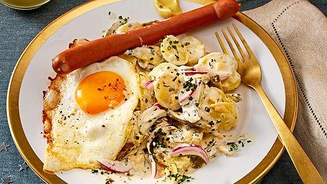 Kartoffelsalat mit Würstchen „Ausm Pott” Rezept - Foto: House of Food / Bauer Food Experts KG