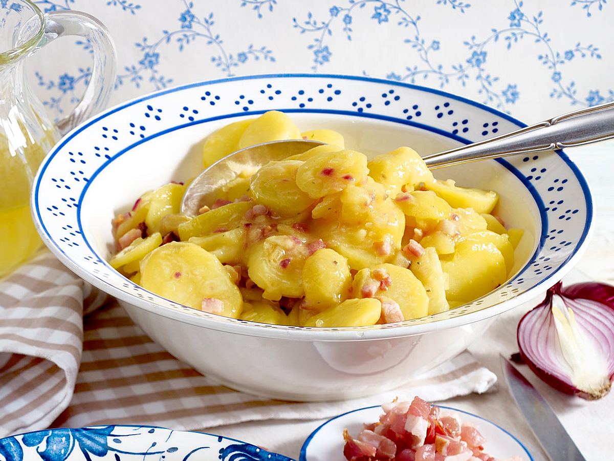 Kartoffelsalat mit Brühe