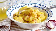Kartoffelsalat mit Brühe - Foto: LECKER @ Bauer Media Group Kartoffelsalat mit Brühe - Foto: LECKER @ Bauer Media Group
