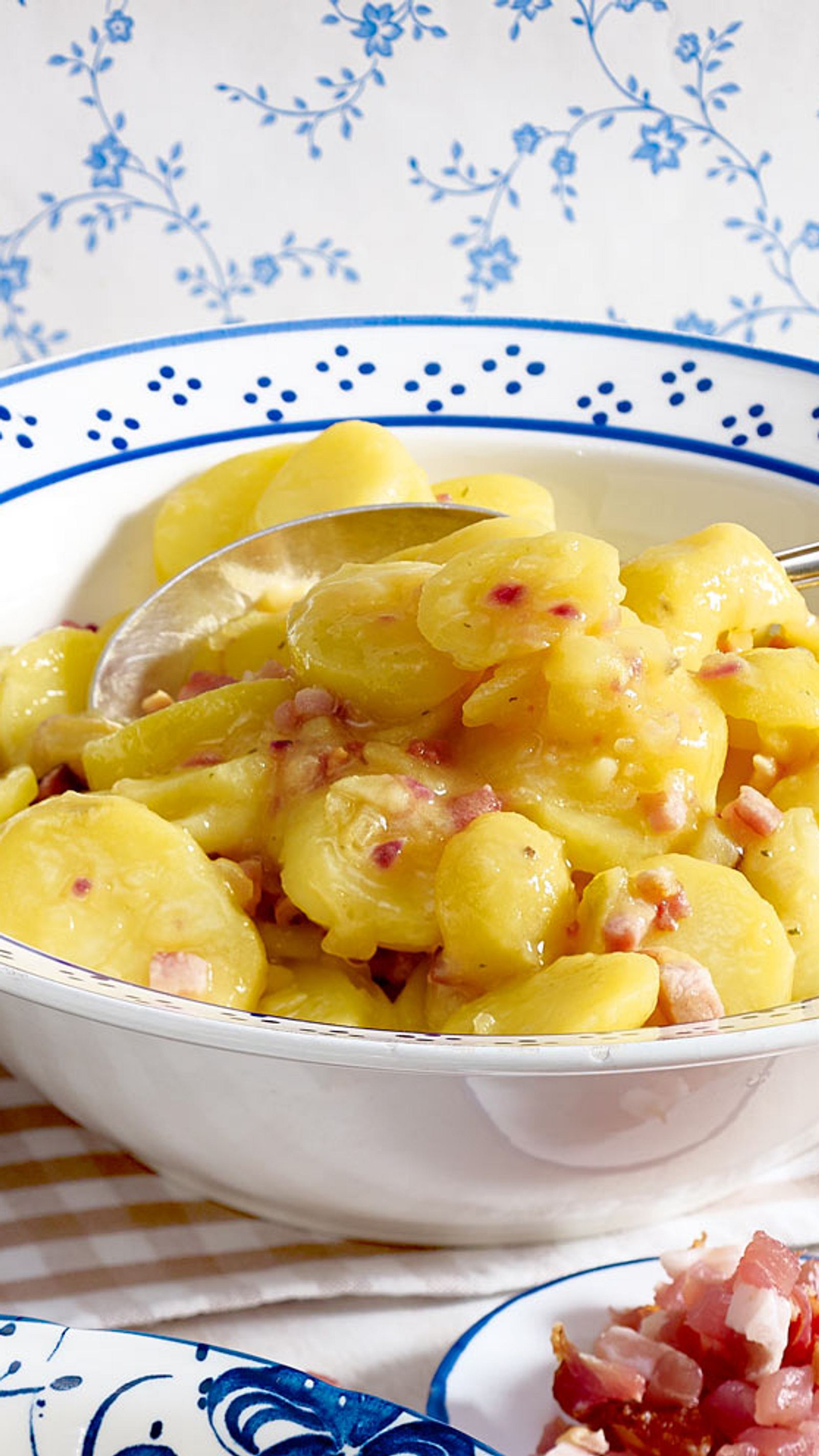 Kartoffelsalat - das klassische Rezept mit Brhe wie von Oma Rezept