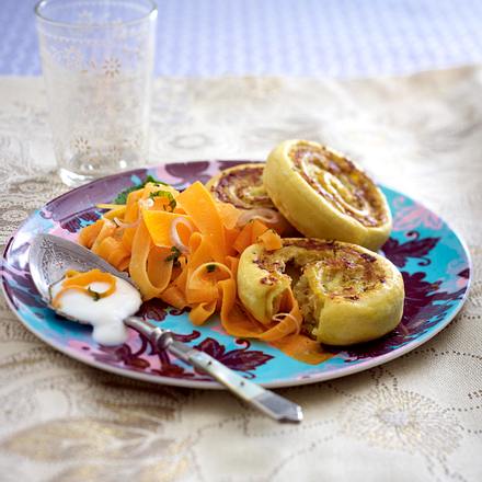 Kartoffelschnecken mit Möhrensalat Rezept Kartoffelschnecken mit Möhrensalat Rezept