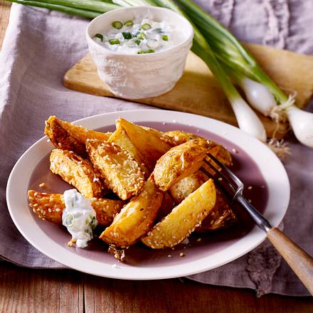 Kartoffelspalten mit Sesam Rezept