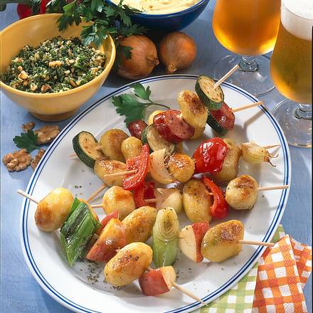 Kartoffelspieße mit Petersilienpesto und Curry-Dip Rezept