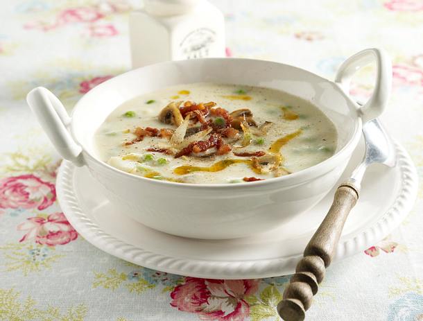 Kartoffelsuppe mit Erbsen und Champignons Rezept Kartoffelsuppe mit Erbsen und Champignons Rezept