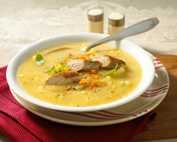 Kartoffelsuppe mit gebratenen Nürnberger Würstchen Rezept Kartoffelsuppe mit gebratenen Nürnberger Würstchen Rezept