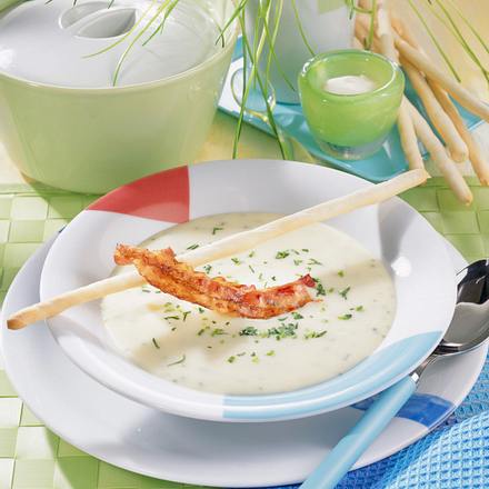 Kartoffelsuppe mit Kräutern und Speck Rezept