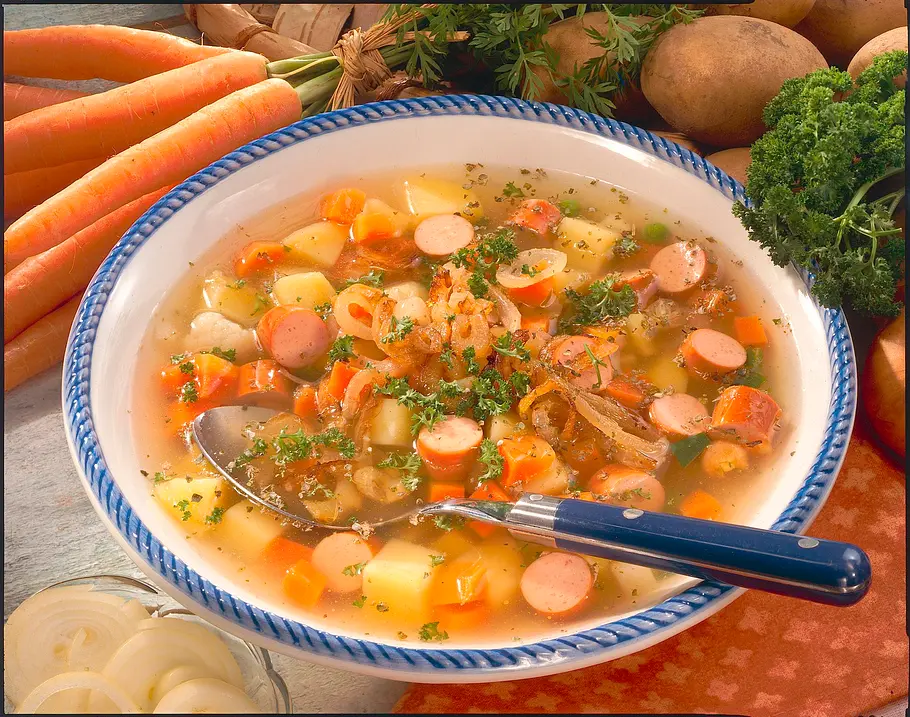 Kartoffelsuppe mit Würstchen Rezept Kartoffelsuppe mit Würstchen Rezept