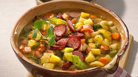 Kartoffeltopf mit Cabanossi Rezept - Foto: House of Food / Bauer Food Experts KG