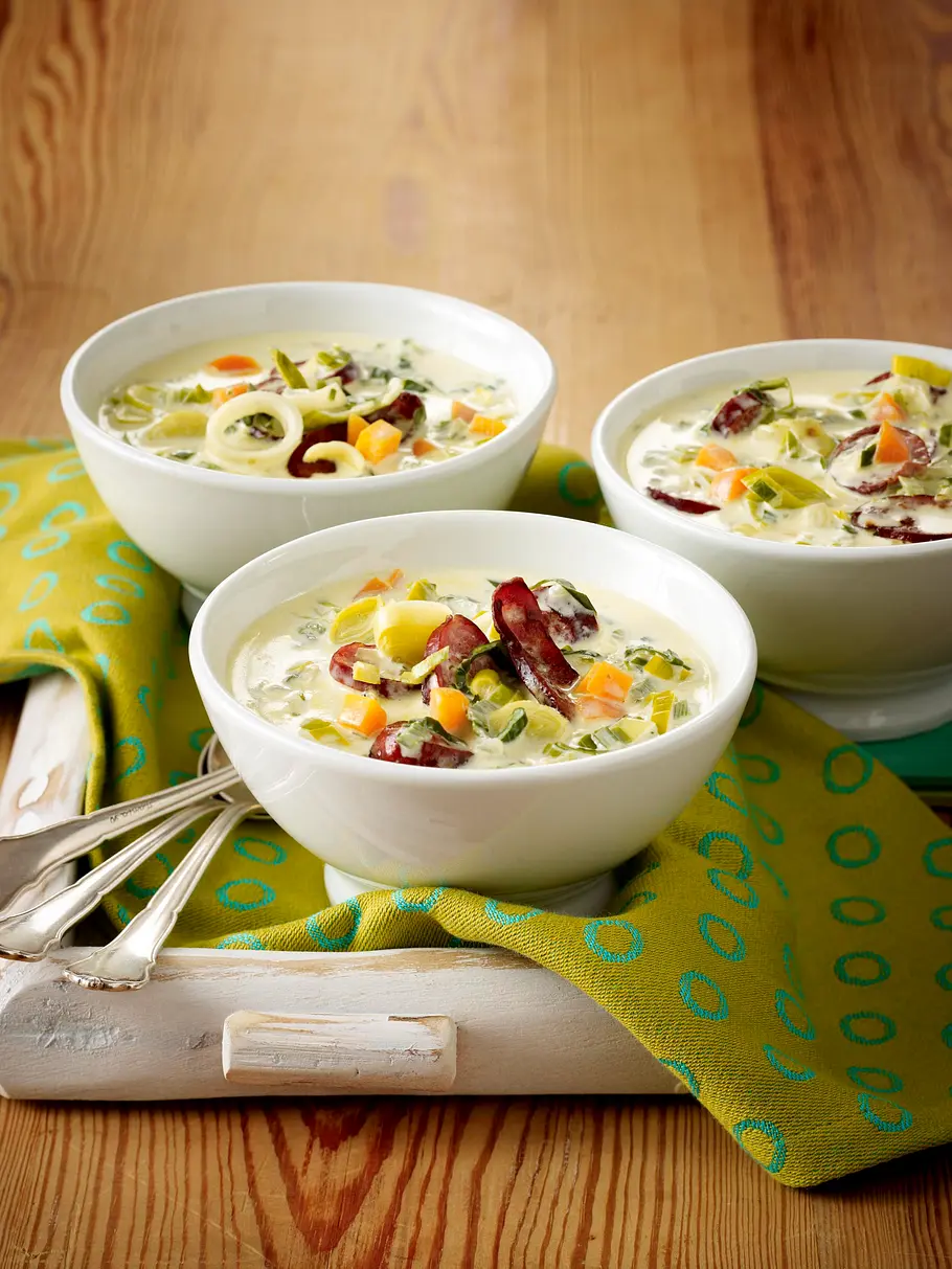 Käse-Lauchsuppe mit Mettenden Rezept Käse-Lauchsuppe mit Mettenden Rezept
