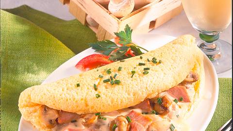 Käse-Omelett mit Pilzen Rezept - Foto: House of Food / Bauer Food Experts KG