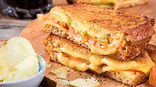 Käse-Sandwiches aus der Pfanne Rezept - Foto: LECKER @ Bauer Media Group Käse-Sandwiches aus der Pfanne Rezept - Foto: LECKER @ Bauer Media Group