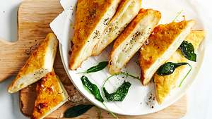 Käse-Sandwiches in „Mozzarella in Carrozza“-Design Rezept - Foto: House of Food / Bauer Food Experts KG