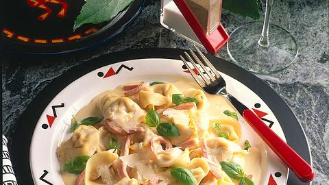 Käse-Tortelloni mit Zitronen-Sahne-Soße Rezept - Foto: Neckermann