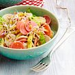 Käse-Wurst-Salat mit süßsauren Radieschen Rezept - Foto: House of Food / Bauer Food Experts KG