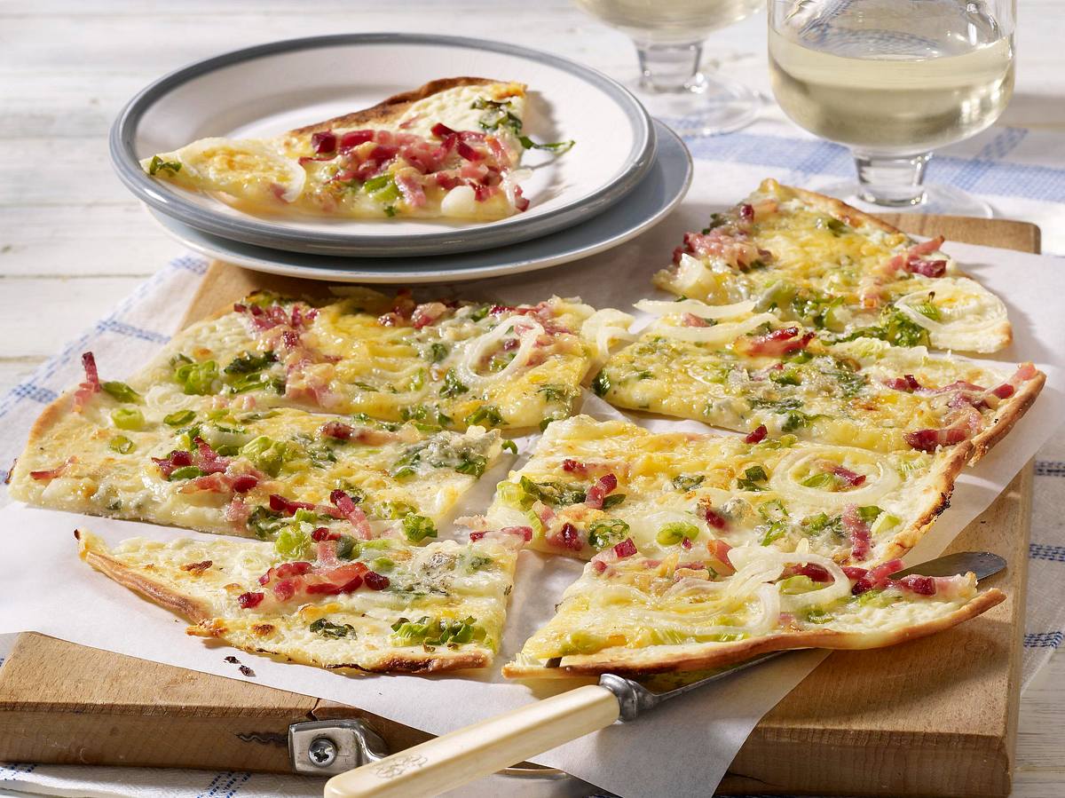 Käse-Zwiebel-Flammkuchen