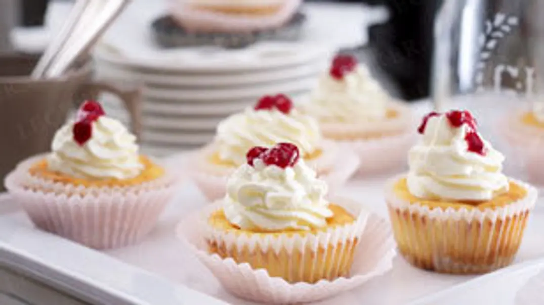 Käsekuchen-Cupcakes mit Shortbread Rezept - Foto: LECKER @ Bauer Media Group Käsekuchen-Cupcakes mit Shortbread Rezept - Foto: LECKER @ Bauer Media Group