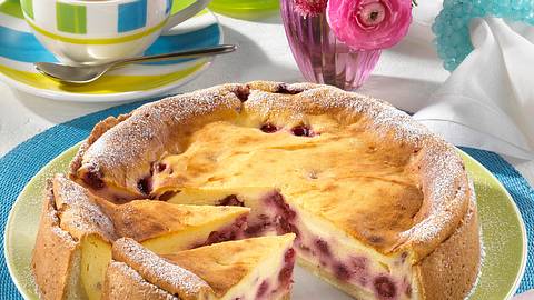Käsekuchen mit Himbeeren Rezept - Foto: Maass