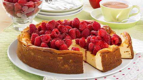 Käsekuchen mit Himbeeren Rezept - Foto: Pretscher, Tillmann