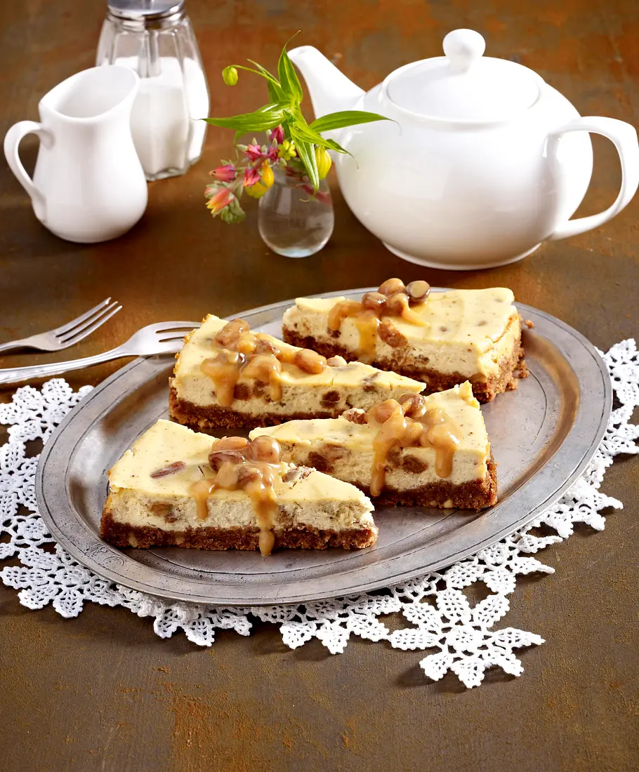 Käsekuchen mit Rum-Rosinen Rezept Käsekuchen mit Rum-Rosinen Rezept