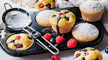 Käsekuchen-Muffins Rezept - Foto: ShowHeroes für LECKER @ Bauer Media Group Käsekuchen-Muffins Rezept - Foto: ShowHeroes für LECKER @ Bauer Media Group