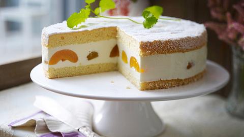 Käsesahnetorte mit Aprikosen Rezept - Foto: House of Food / Bauer Food Experts KG