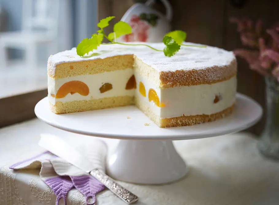 Käsesahnetorte mit Aprikosen Rezept