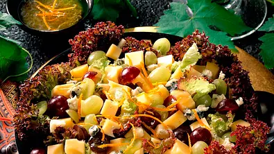 Käsesalat Rezept - Foto: LECKER @ Bauer Media Group