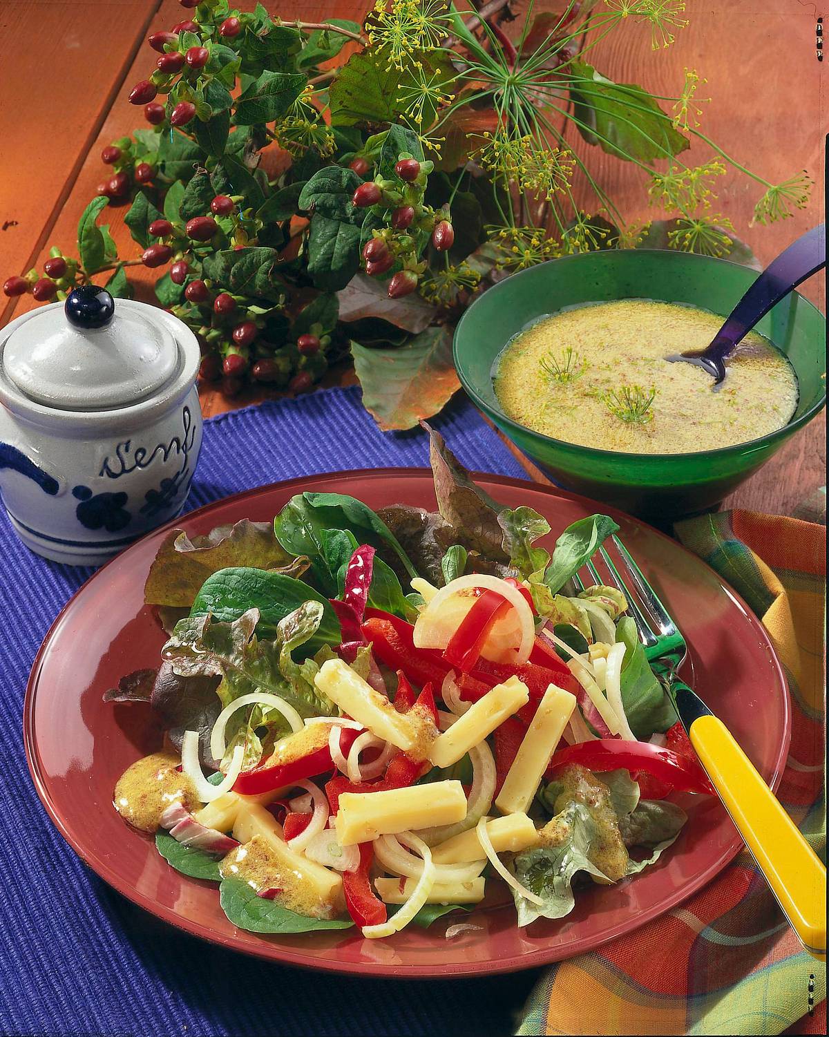 Käsesalat mit Senf-Dressing Rezept