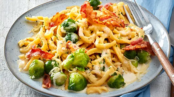 Käsespätzle für Eilige Rezept - Foto: LECKER @ Bauer Media Group Käsespätzle für Eilige Rezept - Foto: LECKER @ Bauer Media Group