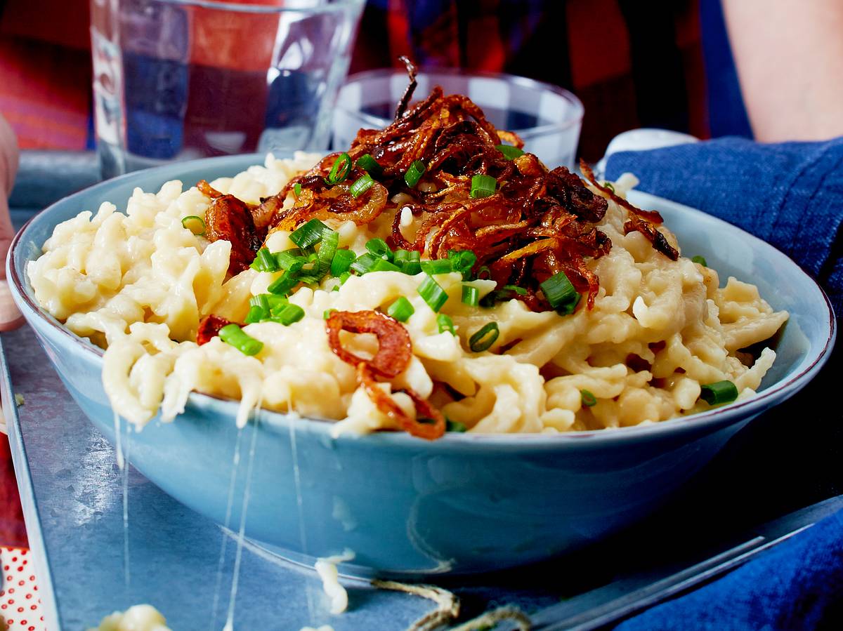 Käsespätzle mit Röstzwiebeln Rezept