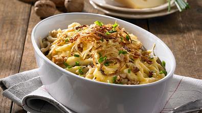 Käsespätzle mit Walnüssen Rezept - Foto: LECKER @ Bauer Media Group