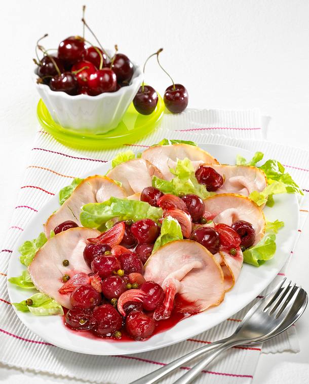 Kasseler-Carpaccio mit Kirsch-Pfeffersoße Rezept Kasseler-Carpaccio mit Kirsch-Pfeffersoße Rezept
