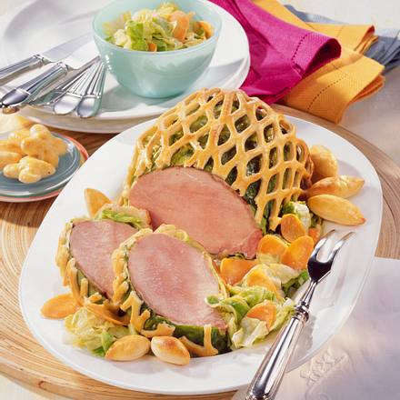 Kasseler im Teiggitter mit Spitzkohl Rezept