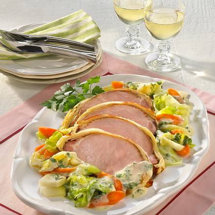 Kasseler mit Blätterteigstreifen Rezept Kasseler mit Blätterteigstreifen Rezept