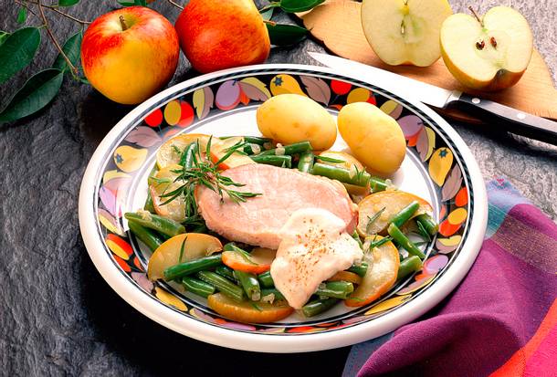 Kasseler mit Bohnen und Apfel Rezept Kasseler mit Bohnen und Apfel Rezept