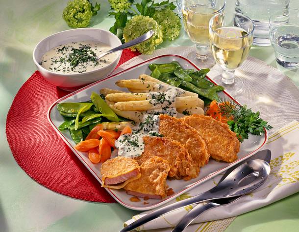 Kasseler mit grüner Soße und Gemüse Rezept