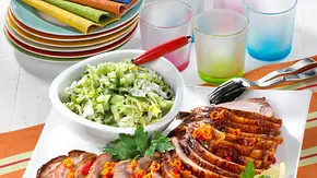 Kasseler-Spießbraten auf Tzasiki-Krautsalat Rezept - Foto: LECKER @ Bauer Media Group